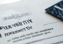 大学录取通知书里附带的银行卡有什么用？新生必看！录取通知书银行卡激活全攻略