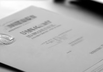 大学录取通知书里的卡，一定要去银行激活吗？